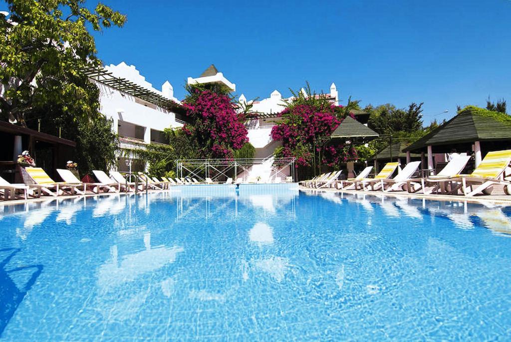 Hotel Golden Gate Кушадасы Экстерьер фото